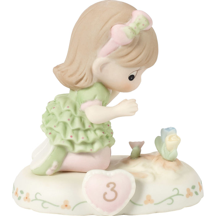 Brun. Girl w Flowers Age 3 Fig