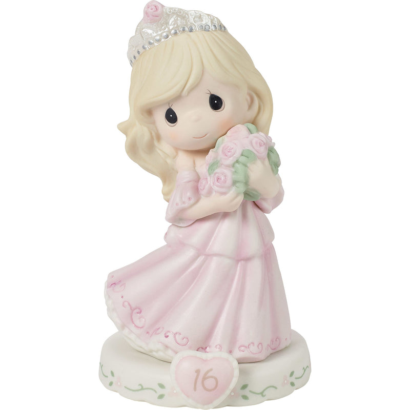 Girl In Tiara w Bouquet 16 Fig