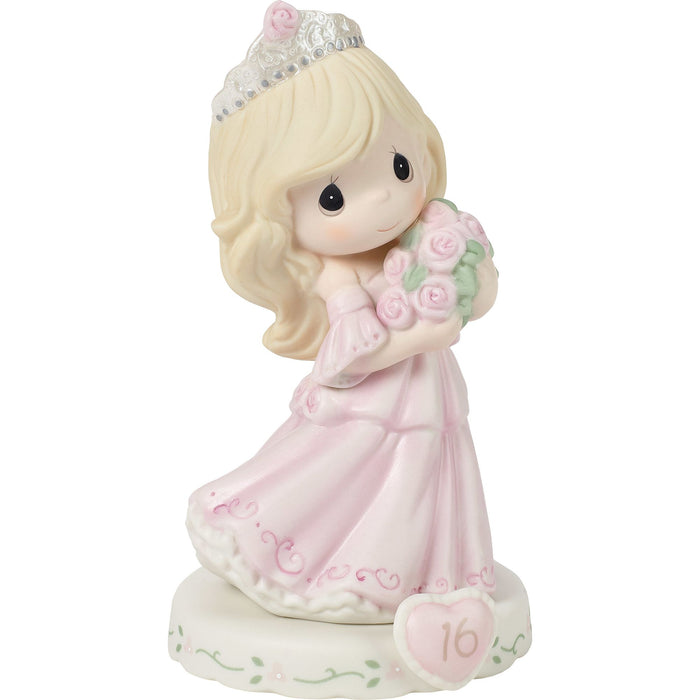 Girl In Tiara w Bouquet 16 Fig