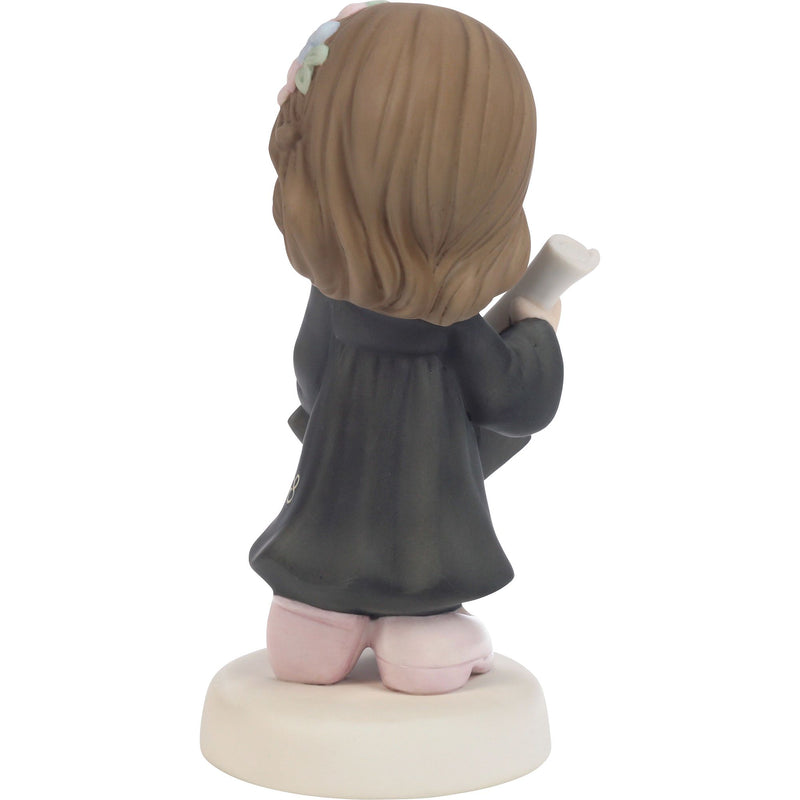 Grad Brun Girl w Blck Gown Fig