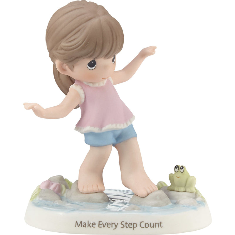 Girl Walking Stream Fig-Brun