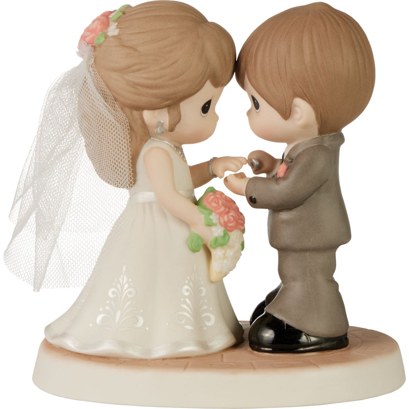 Bride & Groom w Rings Fig-Brun