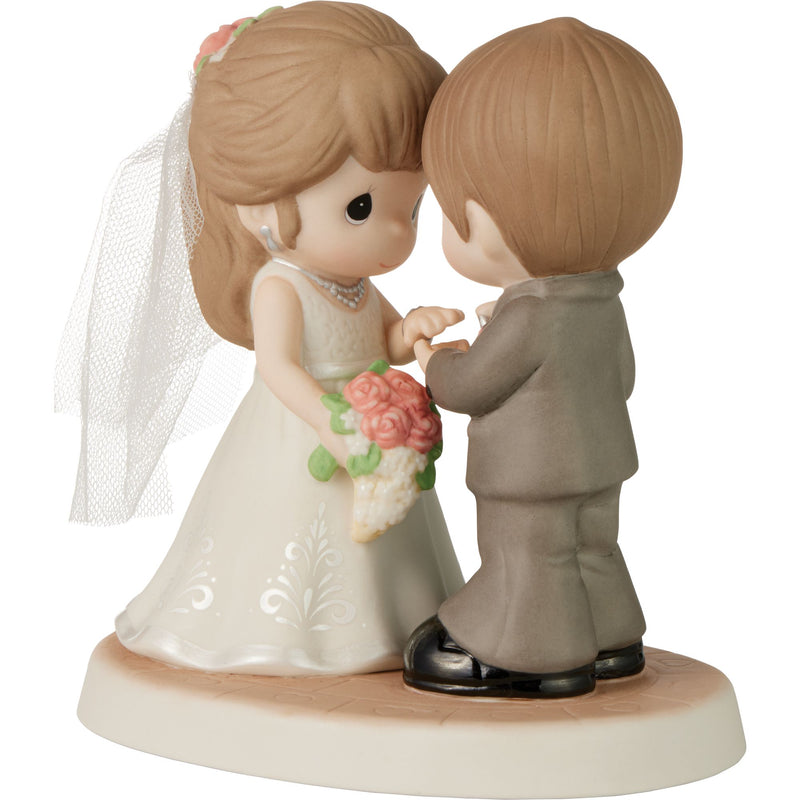 Bride & Groom w Rings Fig-Brun