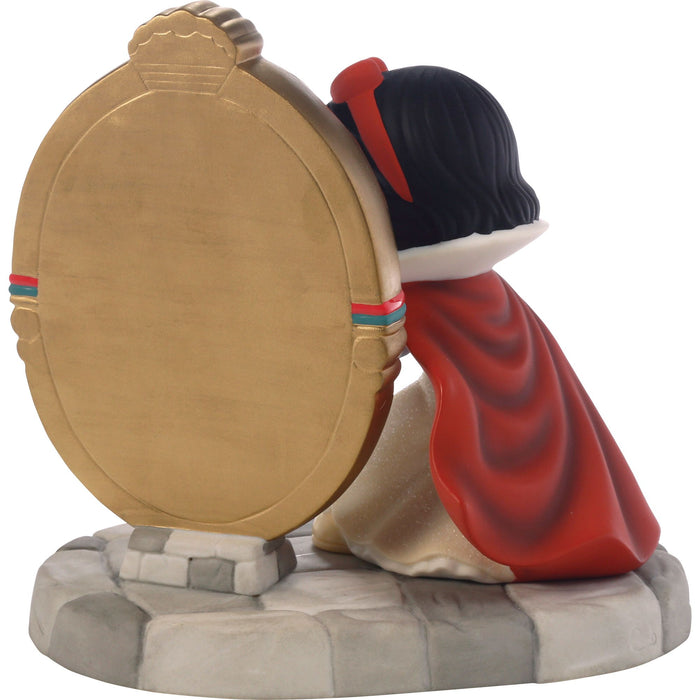 Snow White With Mirror Fig