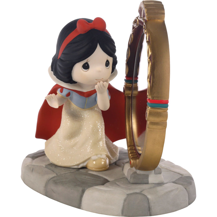 Snow White With Mirror Fig
