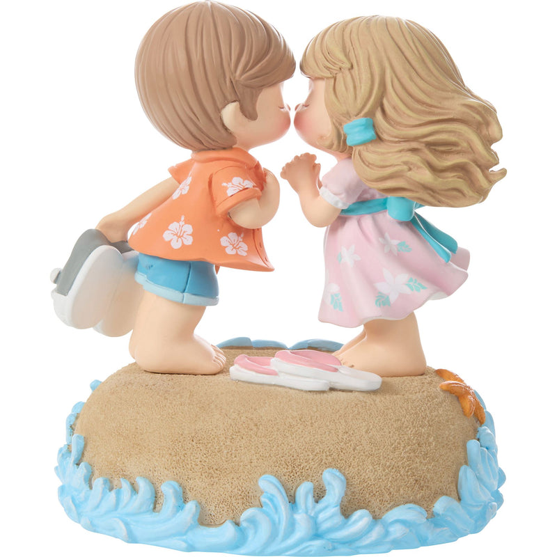 Cpl Kissing On Beach Musical