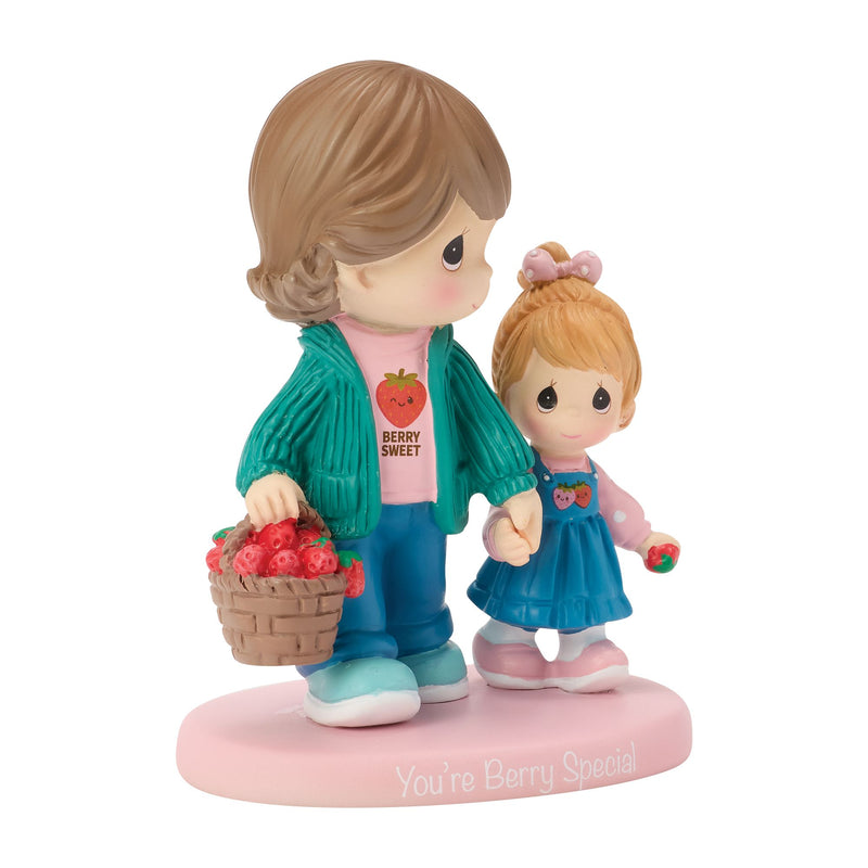 Grndma w Grnddaught Strber Fig