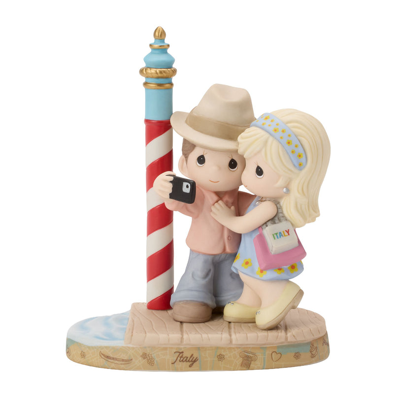 Italy Couple Figurine