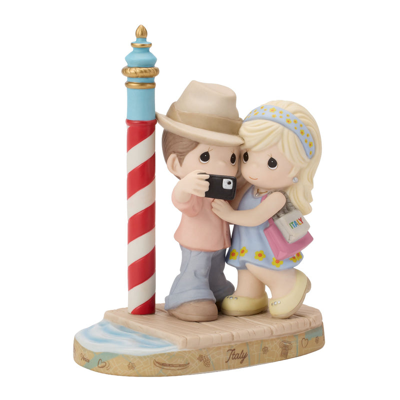 Italy Couple Figurine