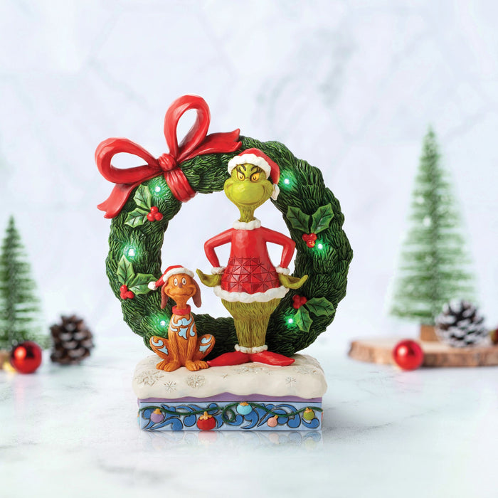 Grinch & Max in Wreath Fig