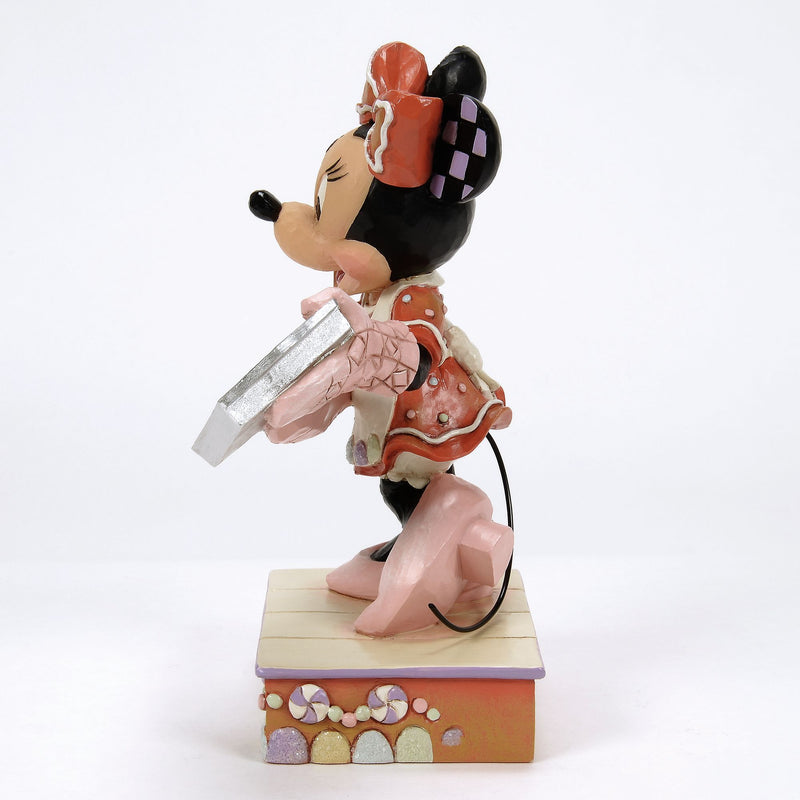 Minnie w/ Gingerbread Cookies