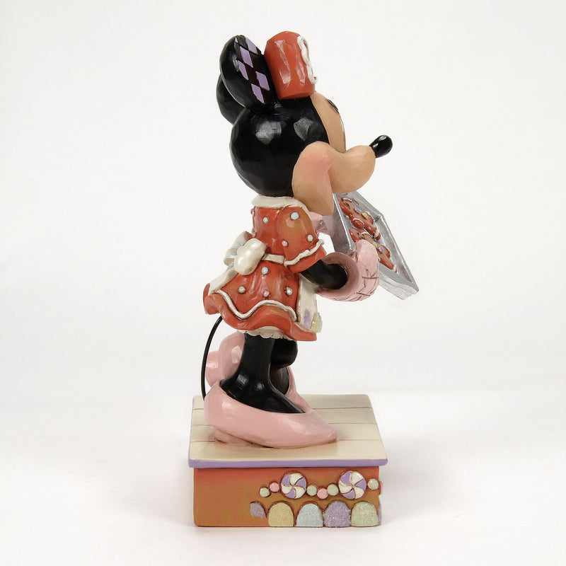 Minnie w/ Gingerbread Cookies