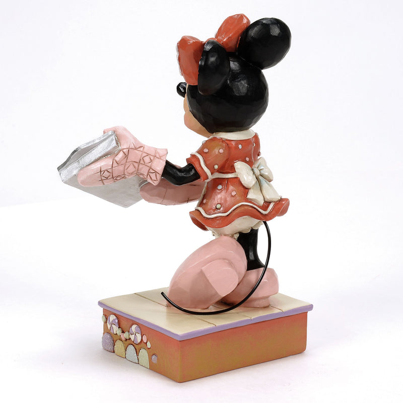 Minnie w/ Gingerbread Cookies