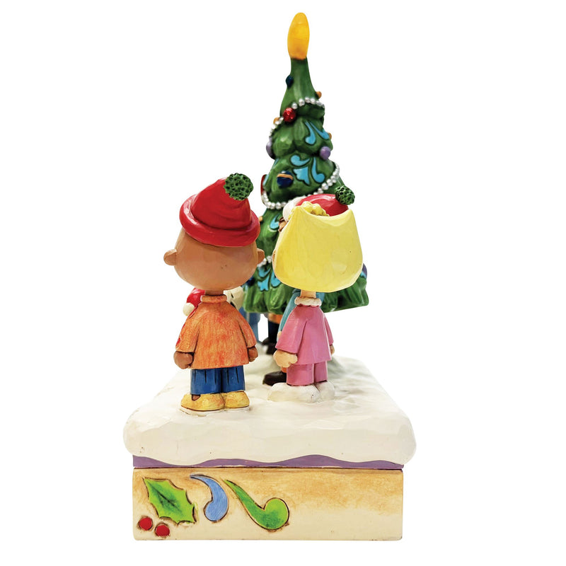 Peanuts Gang Decorating Tree