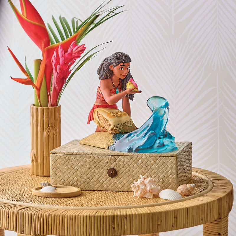 Moana with wave