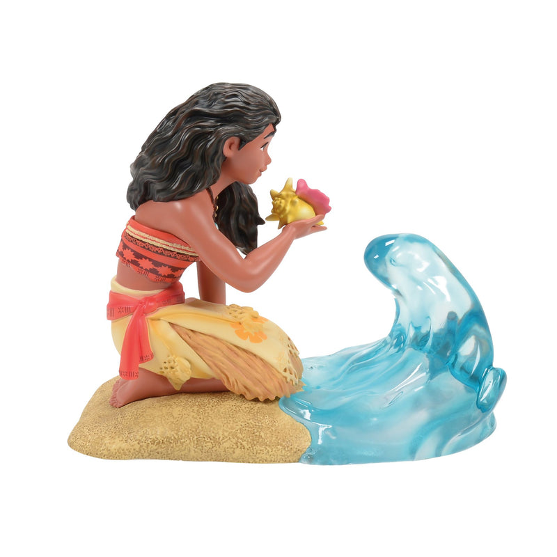 Moana with wave