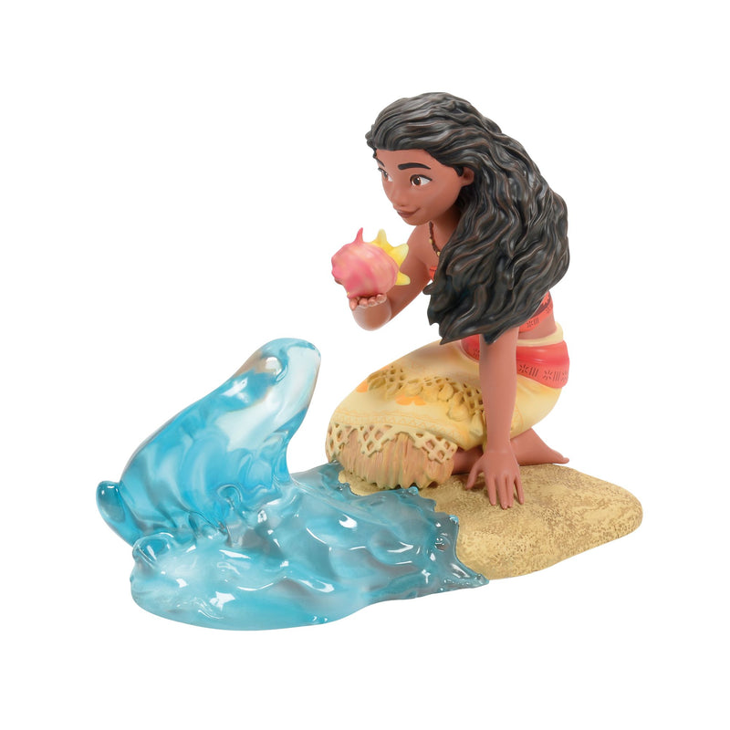 Moana with wave