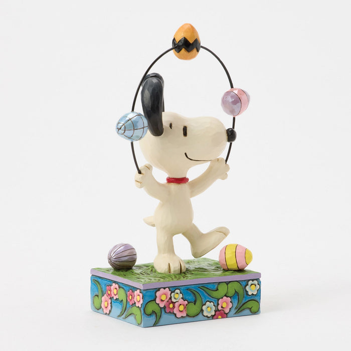 Snoopy Juggling Eggs