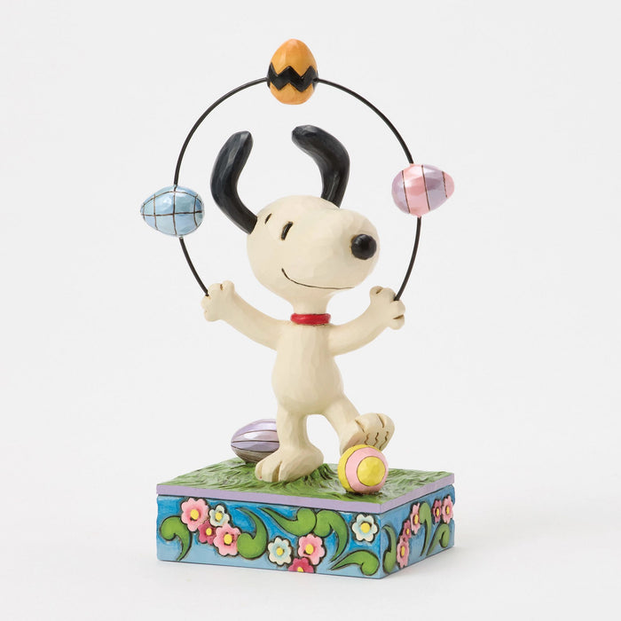 Snoopy Juggling Eggs