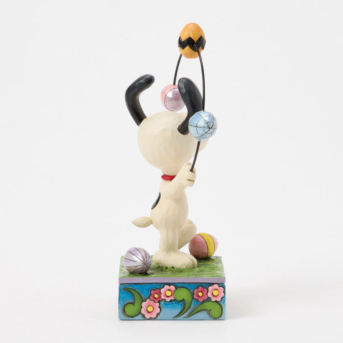 Snoopy Juggling Eggs