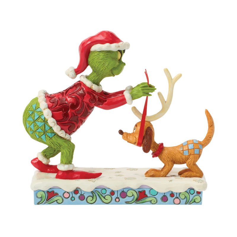 Grinch Tying Antlers Max Fig